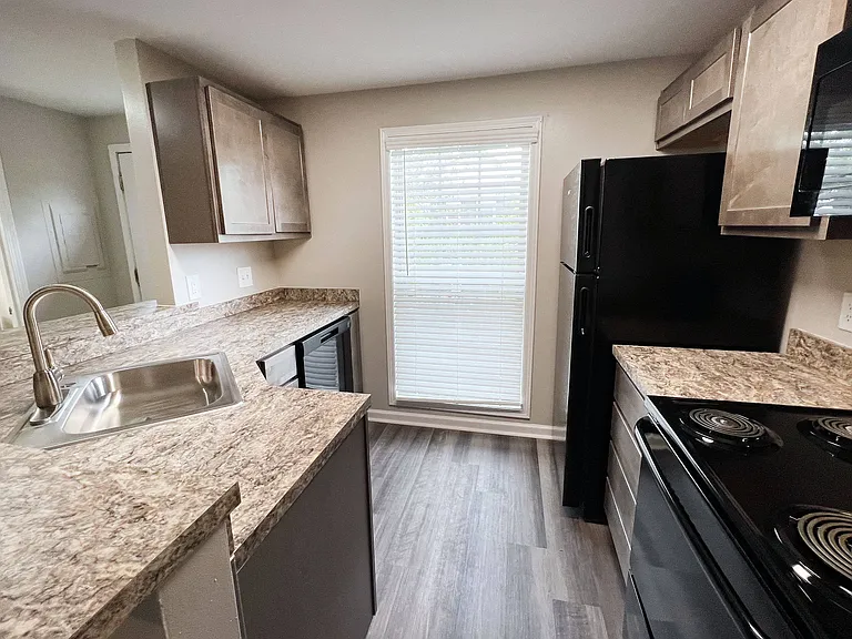 Woodhills Apartments — Photo 77