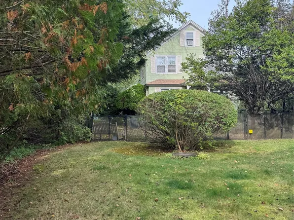 251 North Main, Southampton, NY 11968