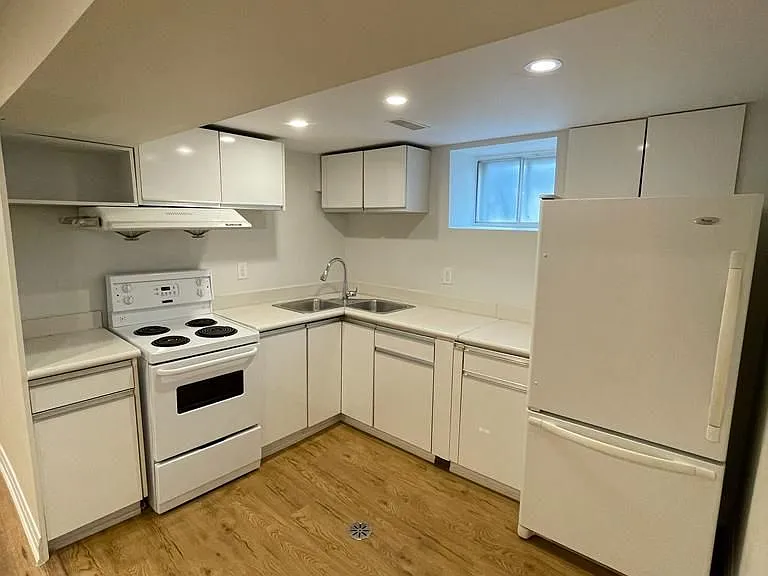 53 Oakridge Dr #BASEMENT — Photo 10