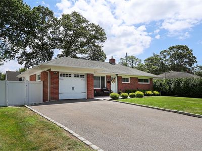 1057 Thompson Drive, Bay Shore, NY, 11706