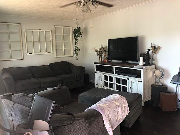 3rd image of 206 Willowbrook Dr