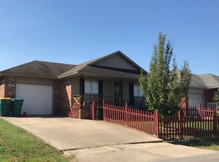 809 W 12th St, Russellville, AR 72801