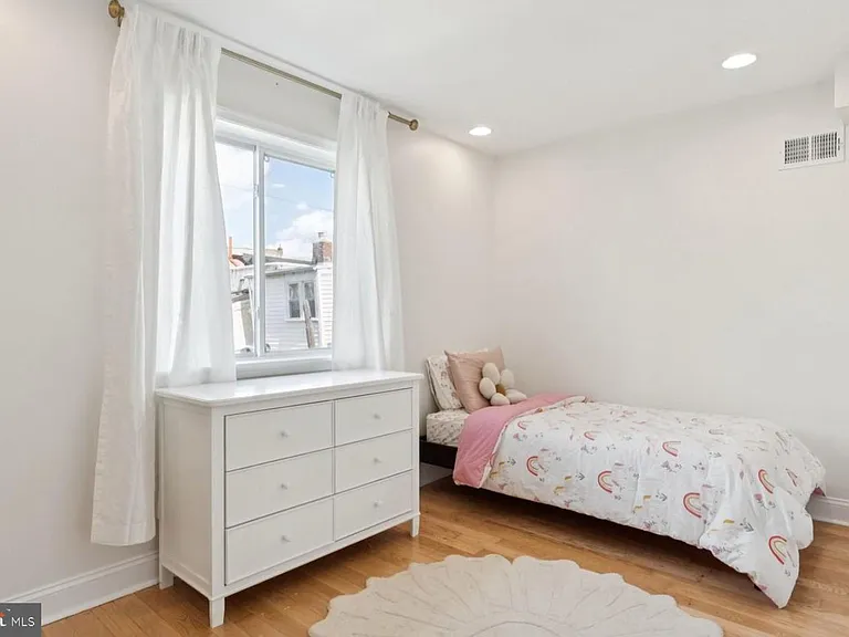 2211 Titan St — Photo 24