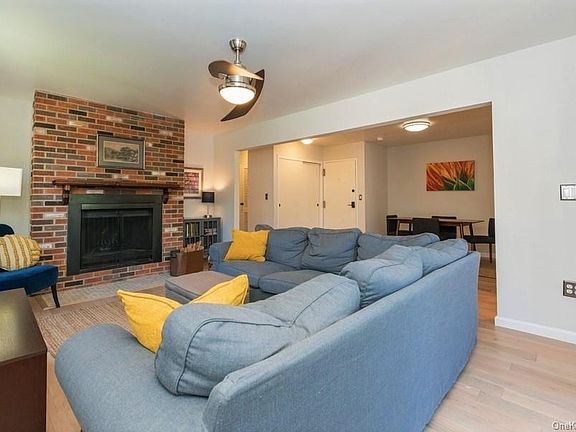 2nd image of 539 Sierra Vista Ln #539