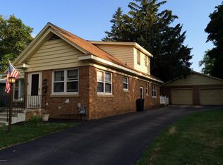 325 5th St, Manistee, MI 49660