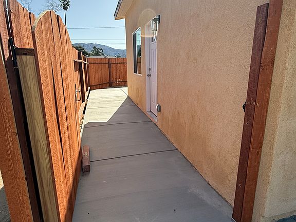 3rd image of 624 W Gilman St #3