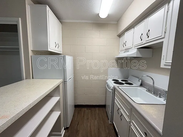 6134 Hillside Ave #10 — Photo 7