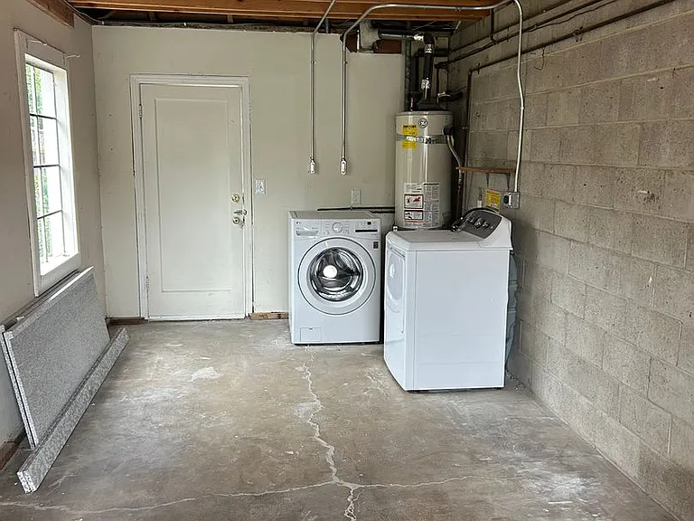 1032 Northwood Dr — Photo 15