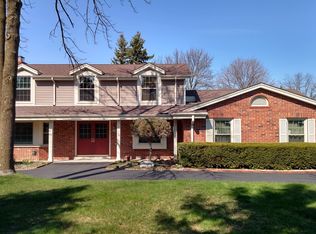 230 Bunker Hill Dr, Brookfield, WI 53005