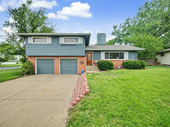 2242 Mayfair Dr, Salina, KS 67401