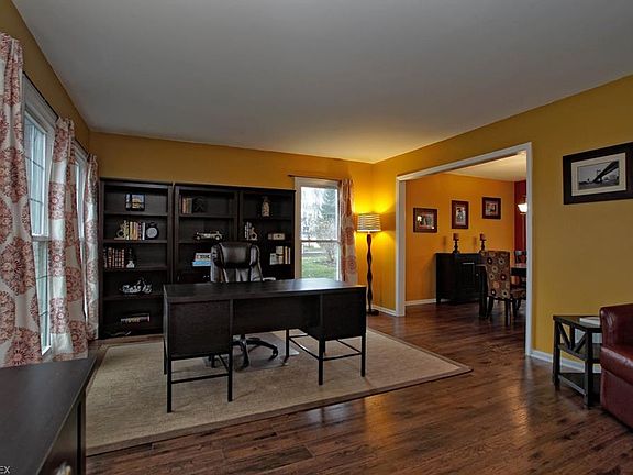 4th image of 9210 Davis Way