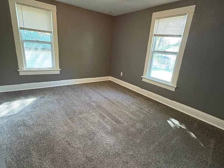 225 Sumner St — Photo 12