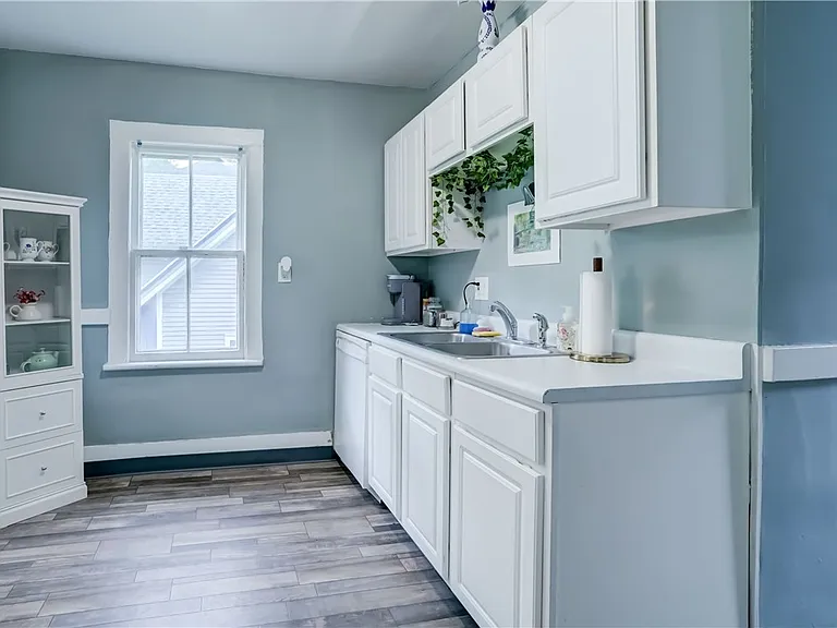 1226 Park Ave — Photo 12