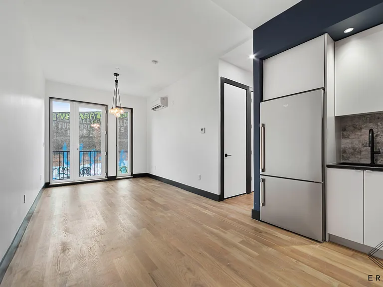 7 Melrose St #4L — Photo 6