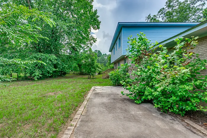 400 Derby Ln — Photo 11