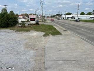 3rd image of 3406 W Pinhook Rd