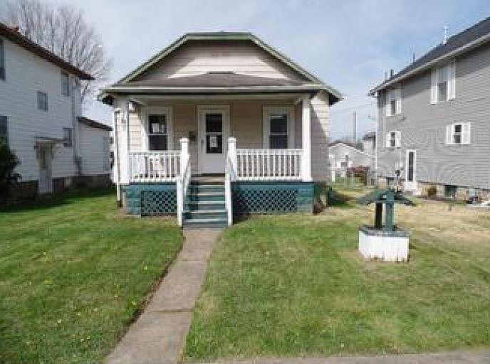 1st image of 787 Luck Ave