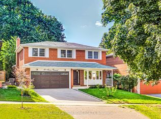 18 Arran Cres, Toronto, ON M2M 2W9