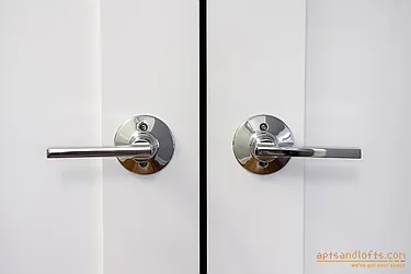 Rented by aptsandlofts.com