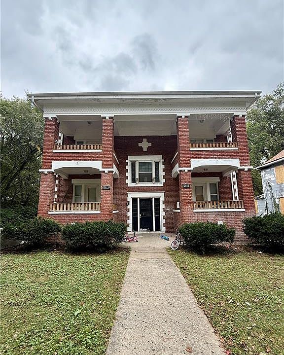 1st image of 3016 Olive St