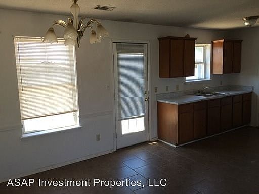 1st image of 2215 N Hills Blvd