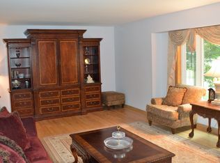 8 Golf Rd, Edison, NJ 08820