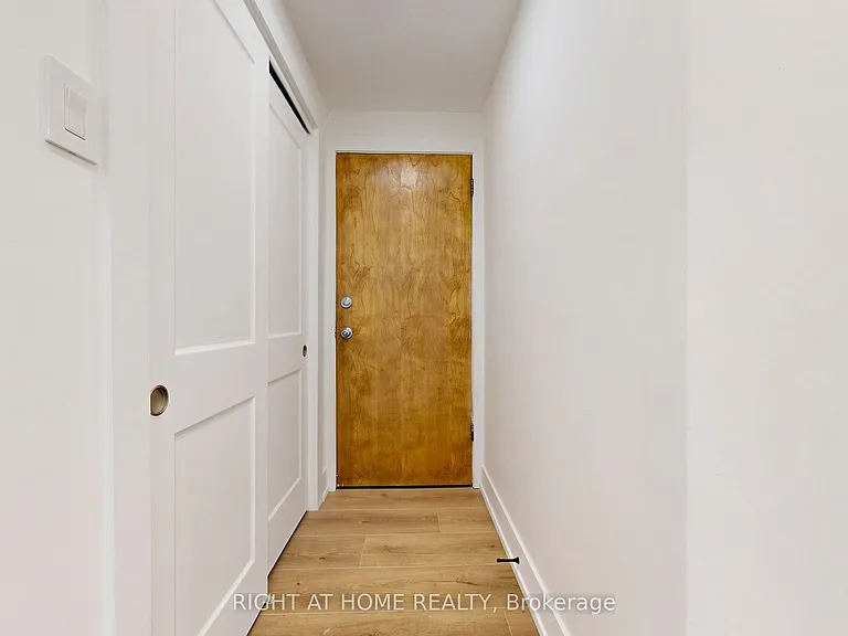 427 Lawrence Ave W #1 — Photo 12