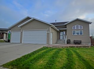 2433 Pointe Loop, Bismarck, ND 58503