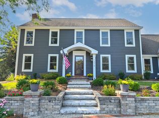 1375 Barrington Woods Dr, Brookfield, WI 53045