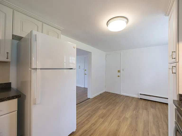 670 Main St #1 — Photo 9