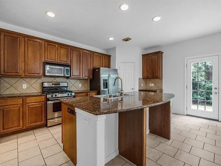 75 N Spinning Wheel Cir — Photo 12