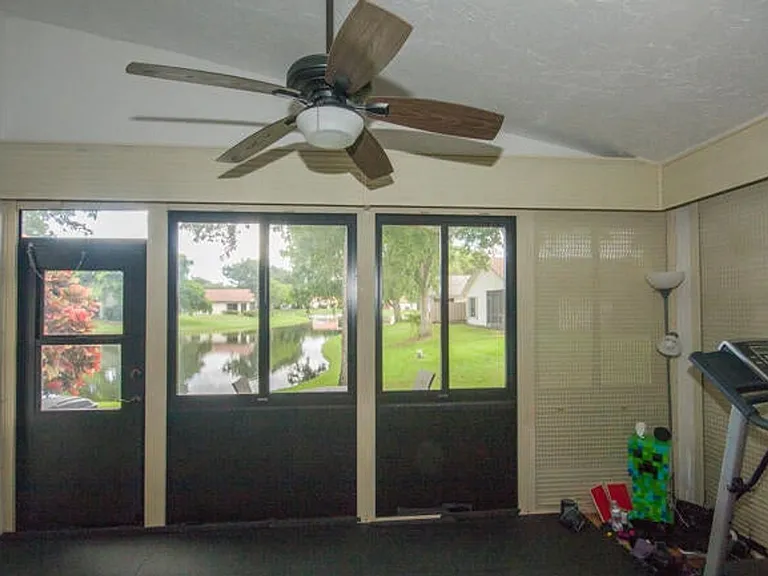 4907 Boxwood Cir — Photo 13