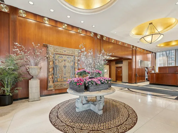 300 East 40th Street 4C image 1 of 13