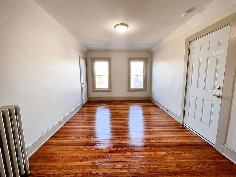 111-115 Lincoln St — Photo 4