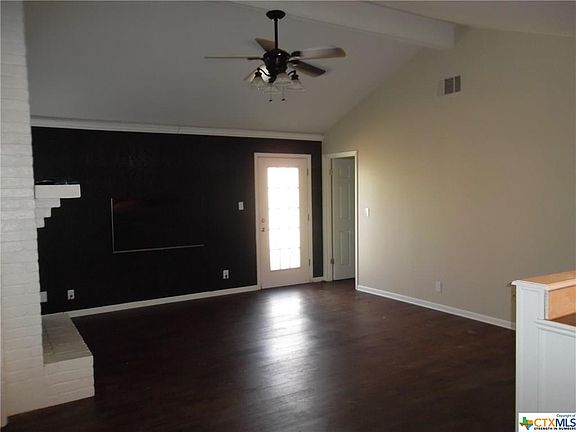 4th image of 510 Versailles St