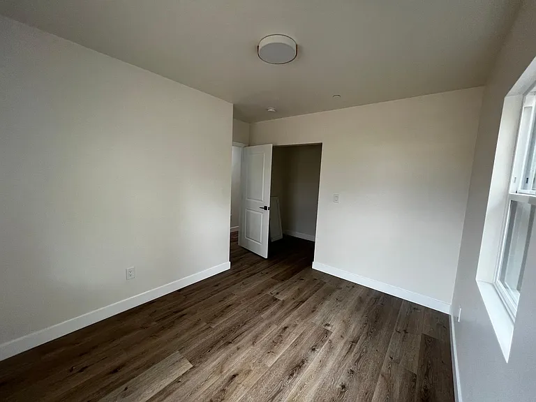 1510 Lake Shore Ave — Photo 10