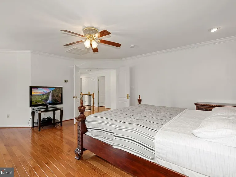 5045 Worthington Woods Way — Photo 22