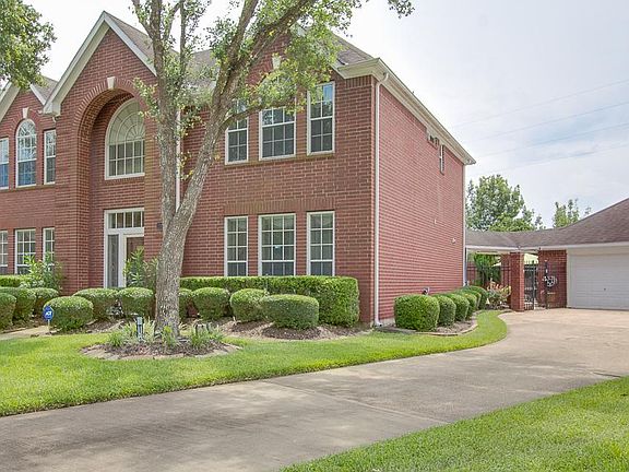 2nd image of 2819 Hidden Knoll Ct