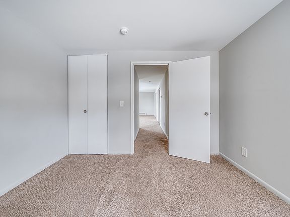 5th image of 10 Cedarwood Blvd #6380663