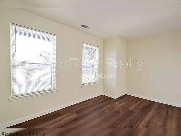 277 S Mount Pleasant Rd — Photo 4