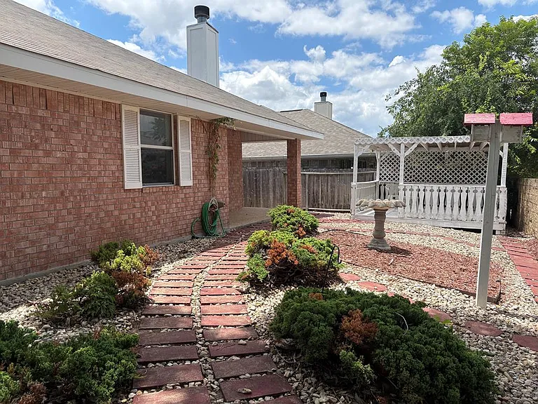 224 Coronado Cir — Photo 18
