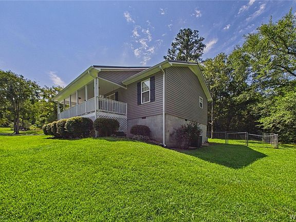5th image of 16 Fieldcrest Dr