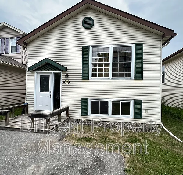 1241 Huntington Cir #PROPERTY — Photo 1