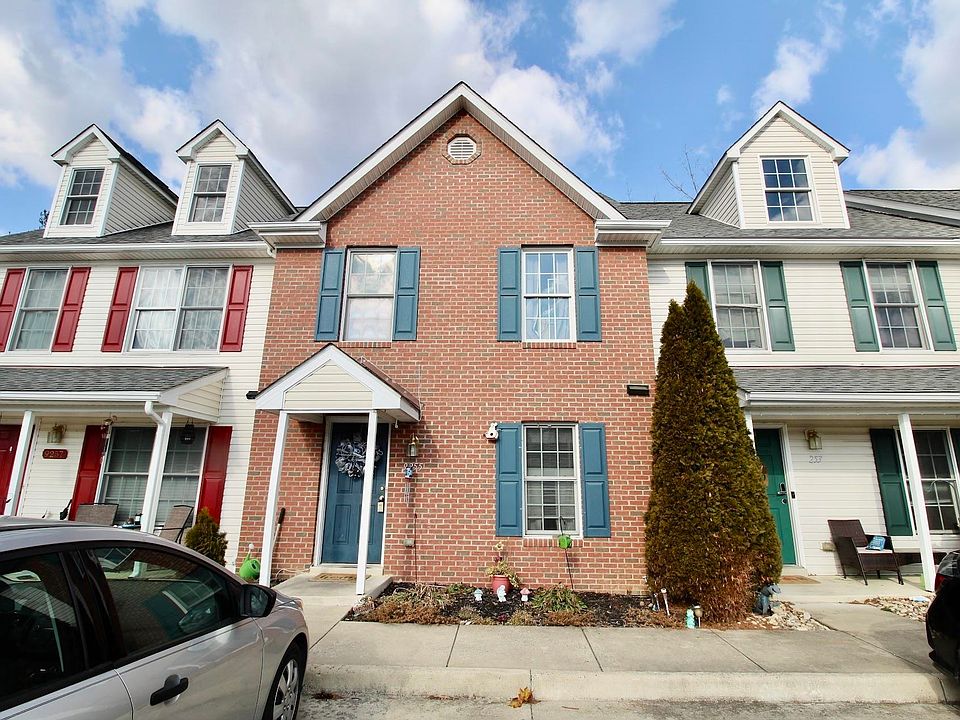 1st image of 9255 Travellers Ct