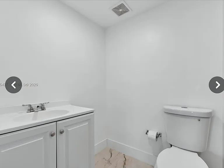 606 W 81st St #302 — Photo 30