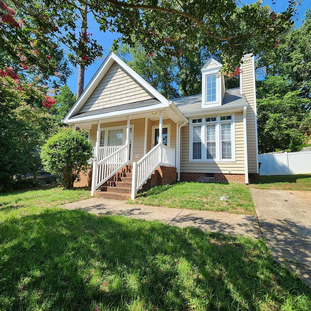 Ranch style home for rent Wake Forest — Photo 2