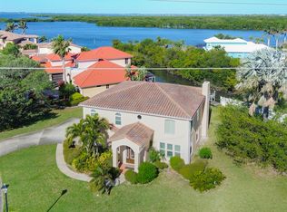 1 Cove View Ct, Cocoa Beach, FL 32931