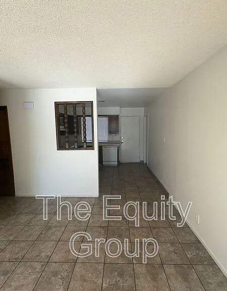 2728 S Sallee Ct — Photo 3
