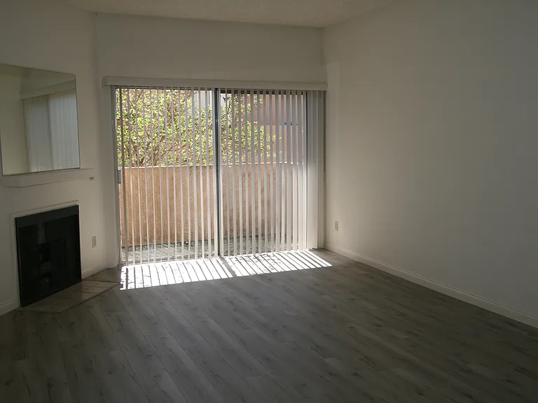 3637 Clarington Ave #112 — Photo 10