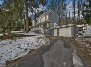 2 E Edgar Lewis St, Minersville, PA 17954